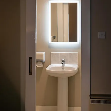 Townhouse 4* Трали